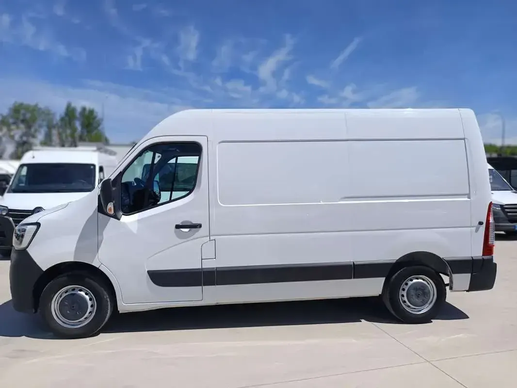 Usado Renault Master 135 CV (99 kW) 2021 Blanco Monovolumen