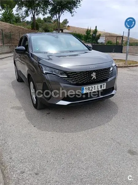 Usado Peugeot 3008 Active 130 CV (95 kW) 2022 Gris / plata SUV