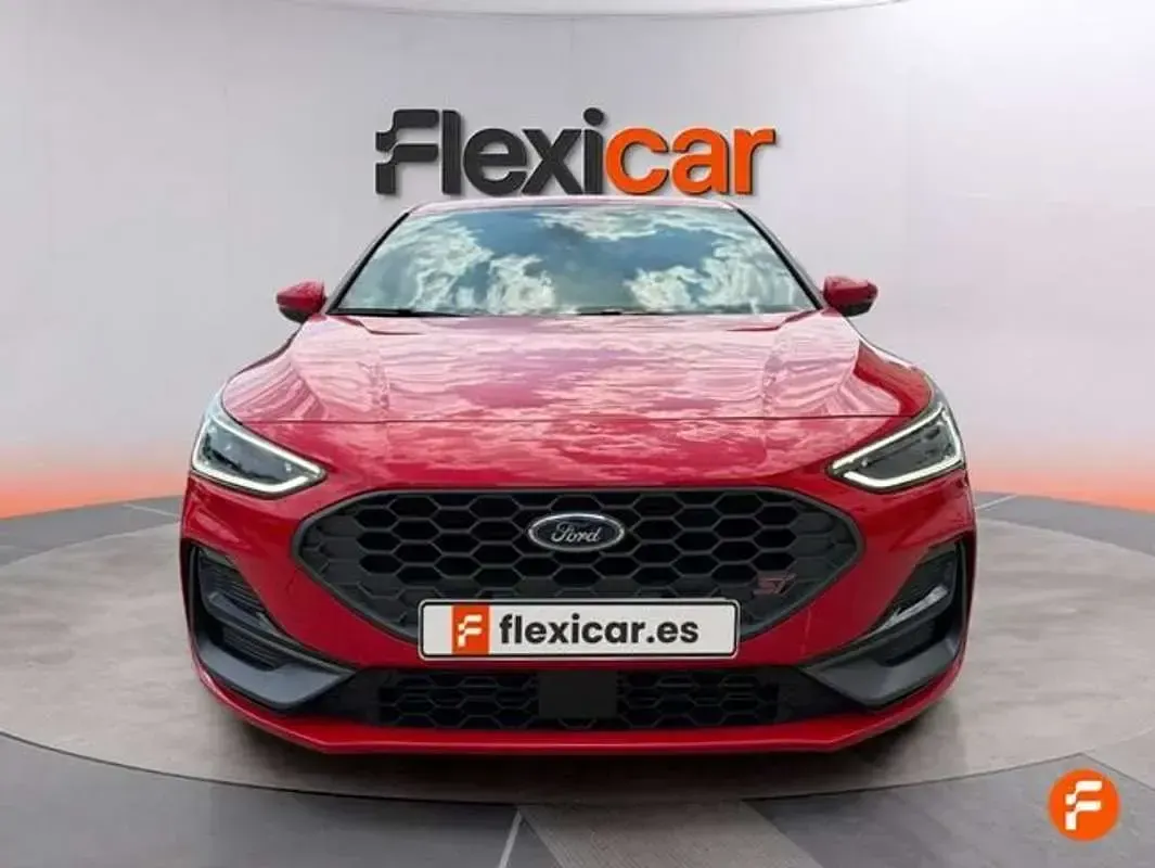Usado Ford Focus ST 280 CV (205 kW) 2024 Rojo Utilitario
