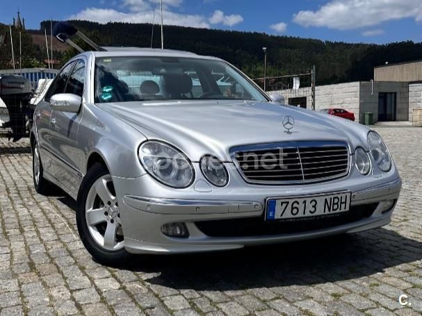 Gris / plata Usado 2006 Mercedes E220 Avantgarde Berlina | 4359 € (Buen precio) - Imagen 1/4
