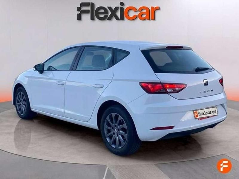 Usado Seat Leon Style 116 CV (85 kW) 2019 Blanco Berlina