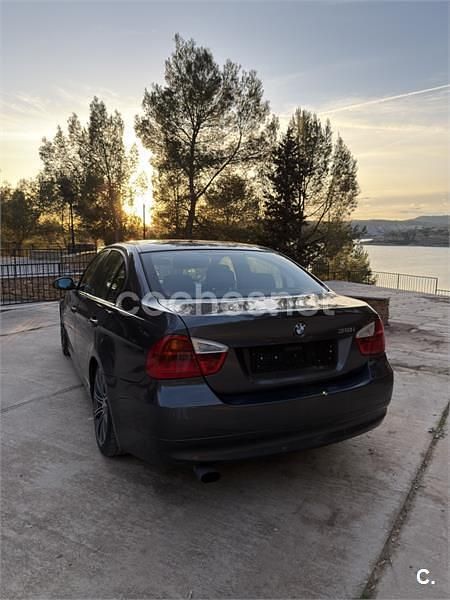 Usado BMW 318 129 CV (94 kW) 2007 Azul Berlina