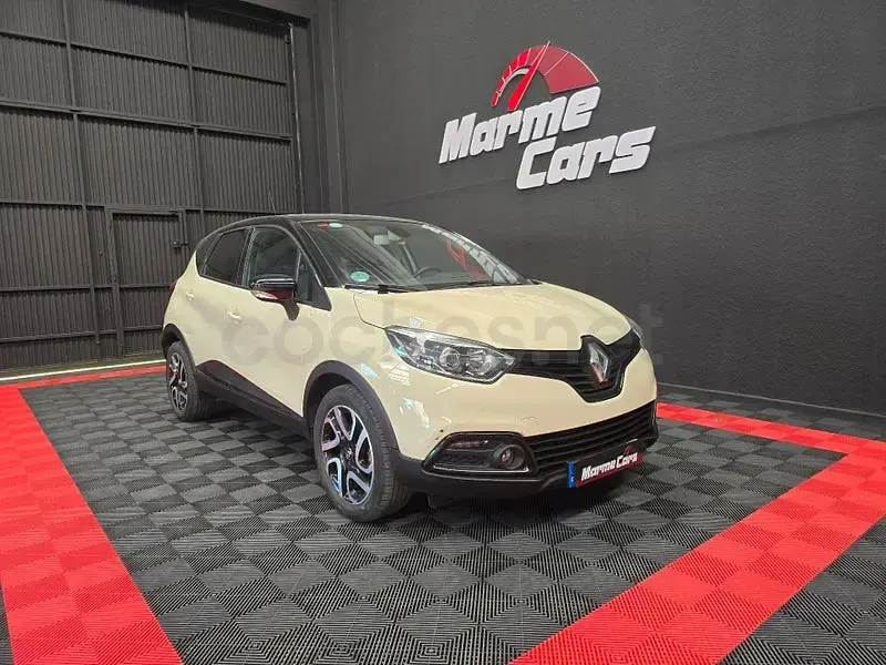 Usado Renault Captur Zen 90 CV (66 kW) 2017 Beige SUV