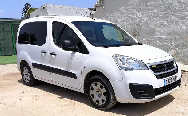 Usado Peugeot Partner Tepee Outdoor 100 CV (73 kW) 2016 Blanco Monovolumen
