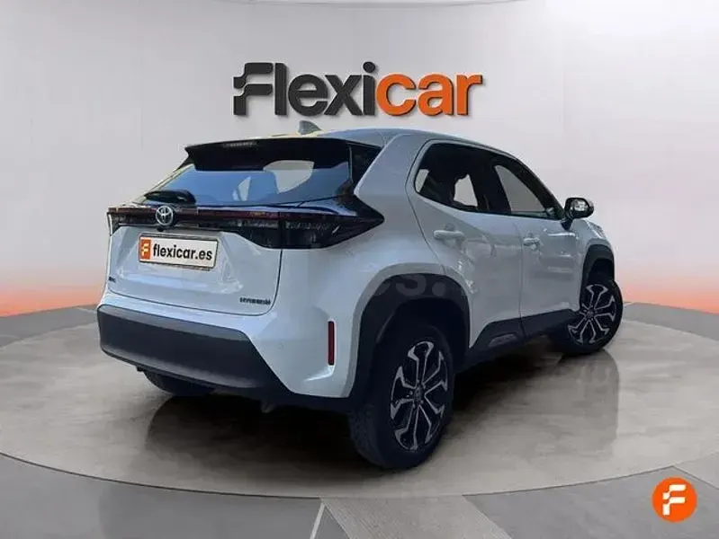Usado Toyota Yaris Cross 116 CV (85 kW) 2022 Blanco SUV