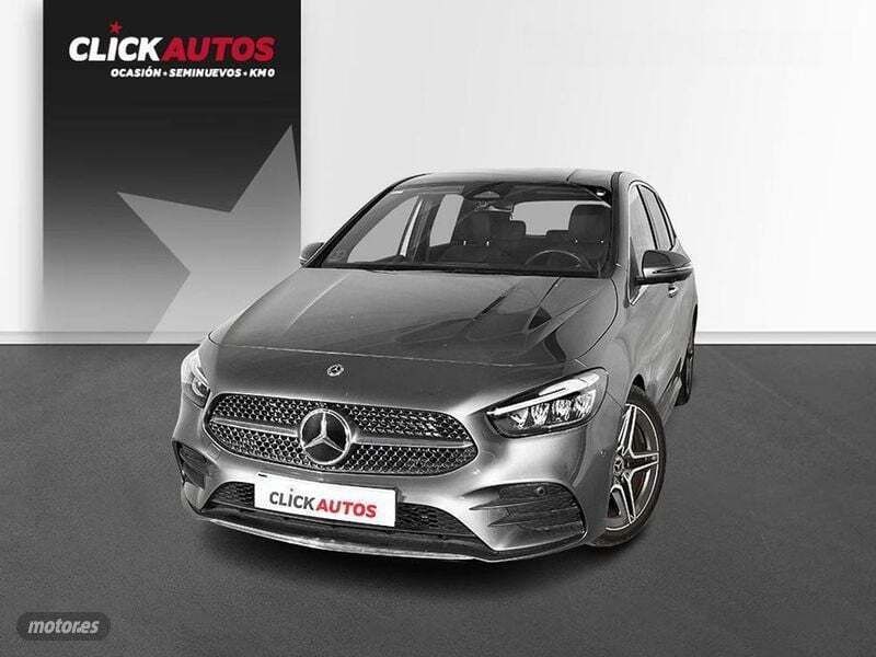 Gris Usado 2023 Mercedes 180 AMG Line Premium Berlina | 29.800 € (Un poco caro) - Imagen 1/4