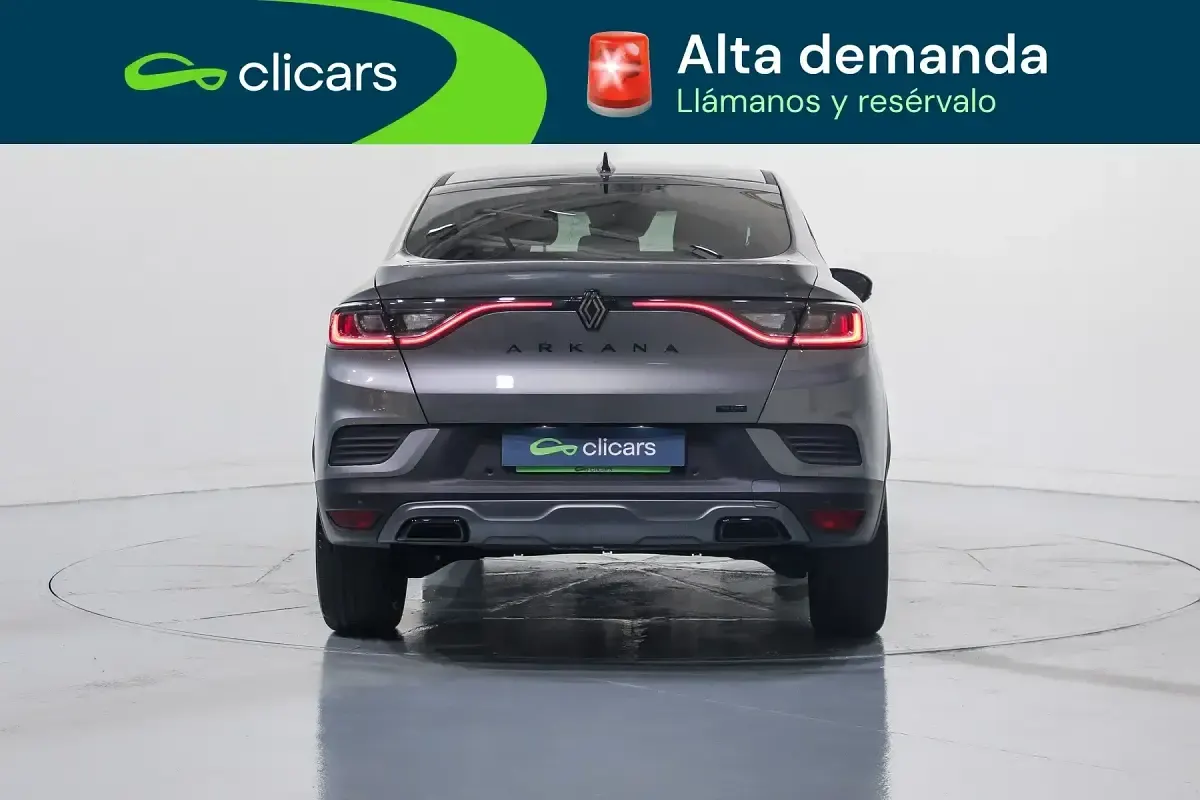Usado Renault Arkana Esprit Alpine 145 CV (106 kW) 2025 Gris / plata SUV