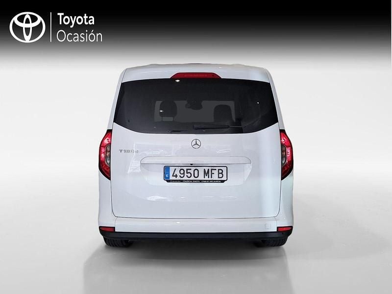 Usado Mercedes T180 116 CV (85 kW) 2023 Blanco Monovolumen