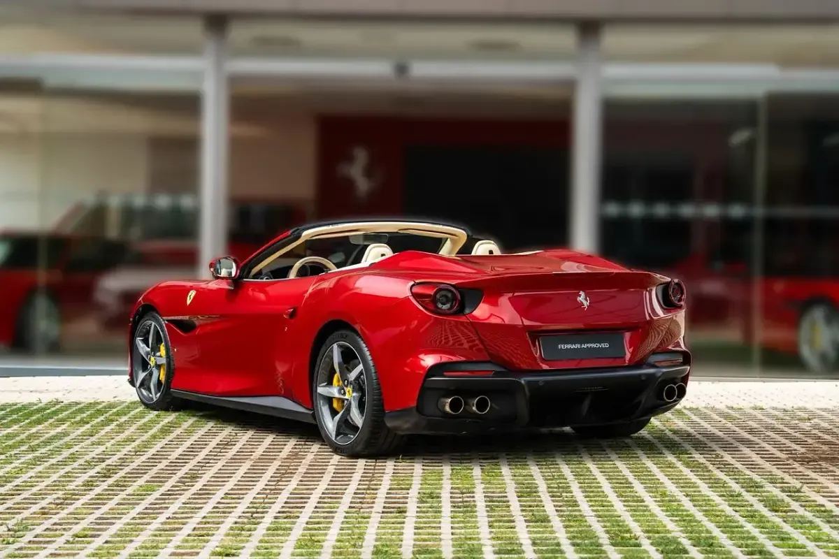 Usado Ferrari Portofino 620 CV (456 kW) 2022 Rojo metalizado Descapotable