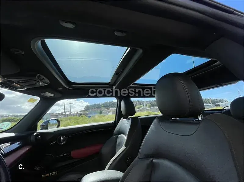 Usado Mini John Cooper Works 231 CV (169 kW) 2018 Rojo Utilitario