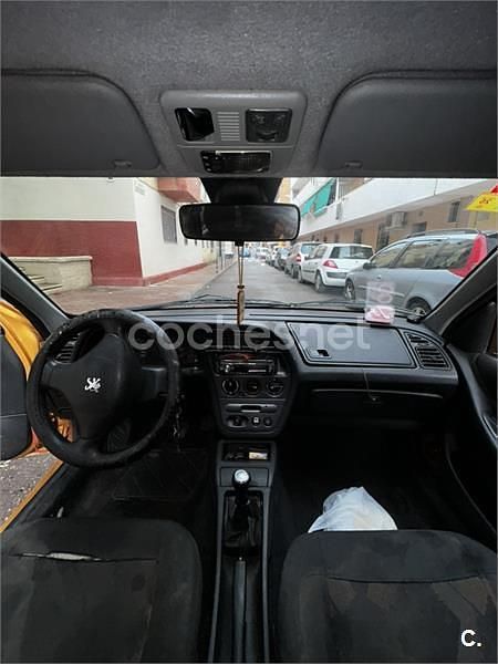 Usado Peugeot 306 90 CV (66 kW) 1998 Naranja Berlina