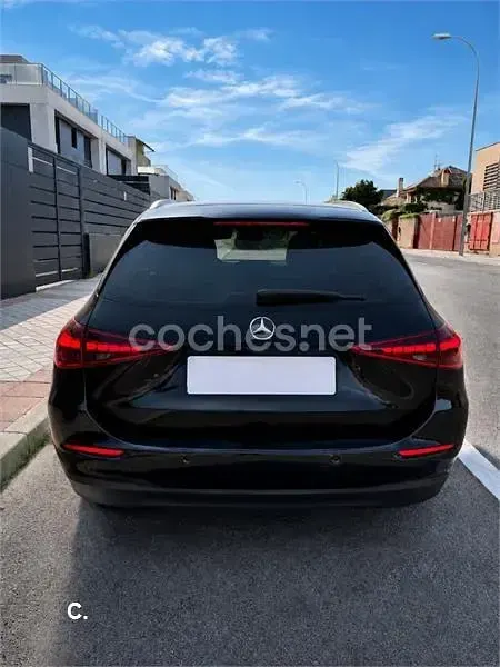 Usado Mercedes C220 200 CV (147 kW) 2021 Negro Familiar