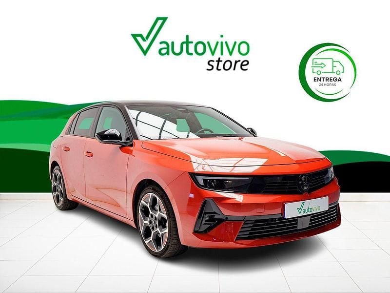 Rojo Usado 2023 Opel Astra S Utilitario | 20.500 € (Un poco caro) - Imagen 1/4