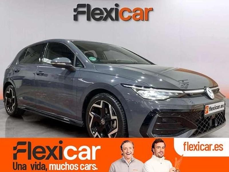 Gris Usado 2025 VW Golf VIII R-line Utilitario | 32.990 € (Un poco caro) - Imagen 1/4