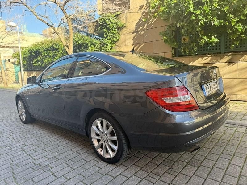 Usado Mercedes C180 156 CV (114 kW) 2012 Negro Coupe