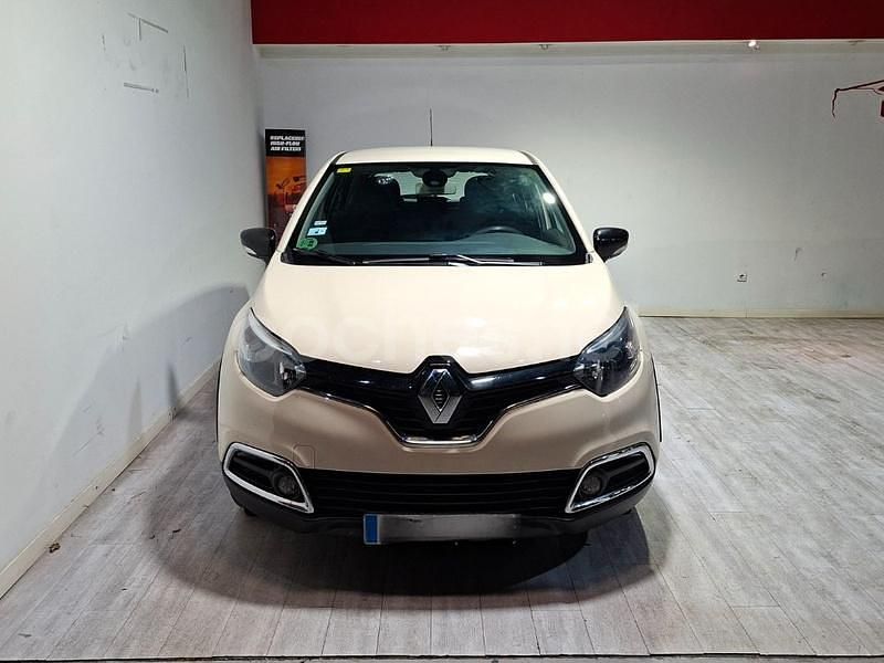 Usado Renault Captur Intens 90 HP (66 kW) 2015 Bege SUV