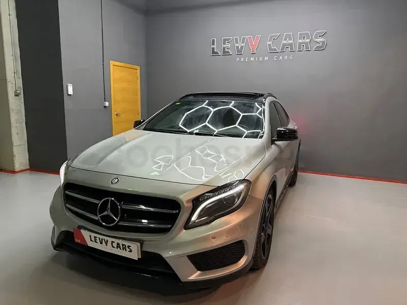 Usado Mercedes GLA220 AMG line 177 CV (130 kW) 2016 Gris / plata SUV
