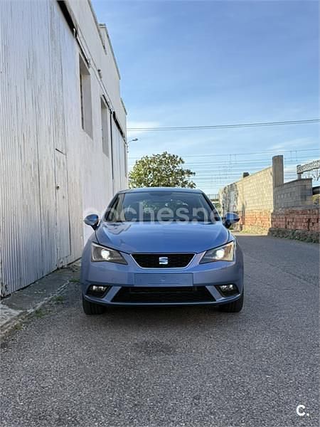 Usado Seat Ibiza I-Tech 105 CV (77 kW) 2014 Azul Berlina