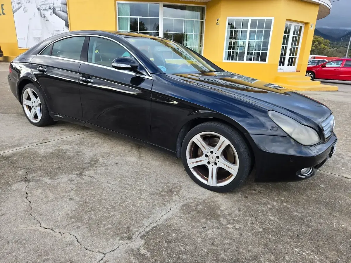 Usado Mercedes CLS500 306 CV (225 kW) 2005 Negro Coupe