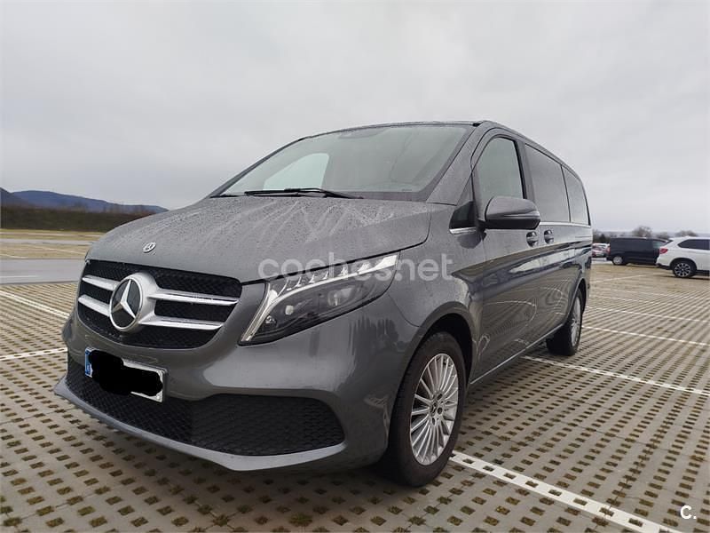 Usado Mercedes V220 Avantgarde 163 CV (119 kW) 2023 Gris / plata Monovolumen