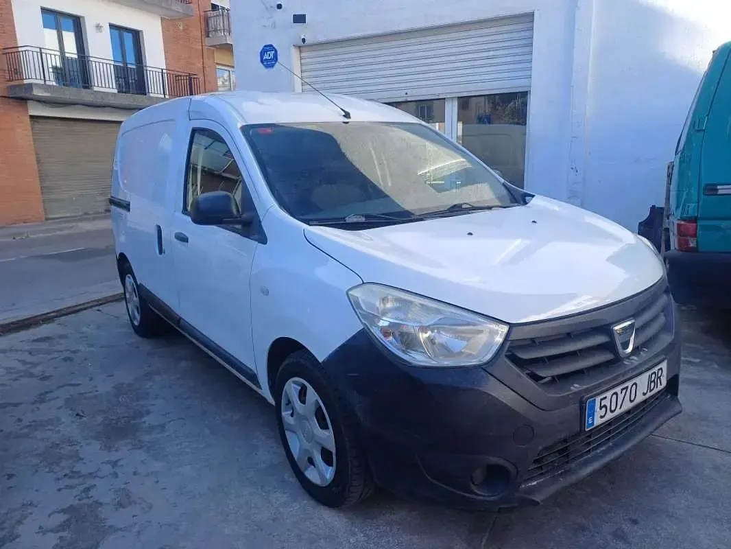 Usado Dacia Dokker Ambiance 90 CV (66 kW) 2015 Blanco Monovolumen