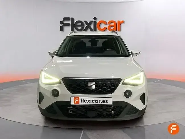 Usado Seat Arona Style 110 CV (80 kW) 2024 Blanco SUV