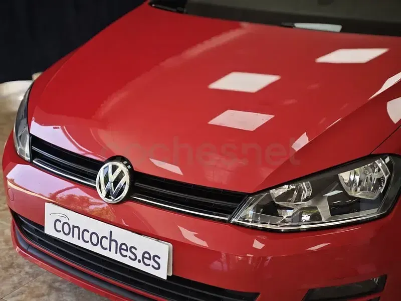 Usado VW Golf VII Edition 105 CV (77 kW) 2014 Rojo Berlina