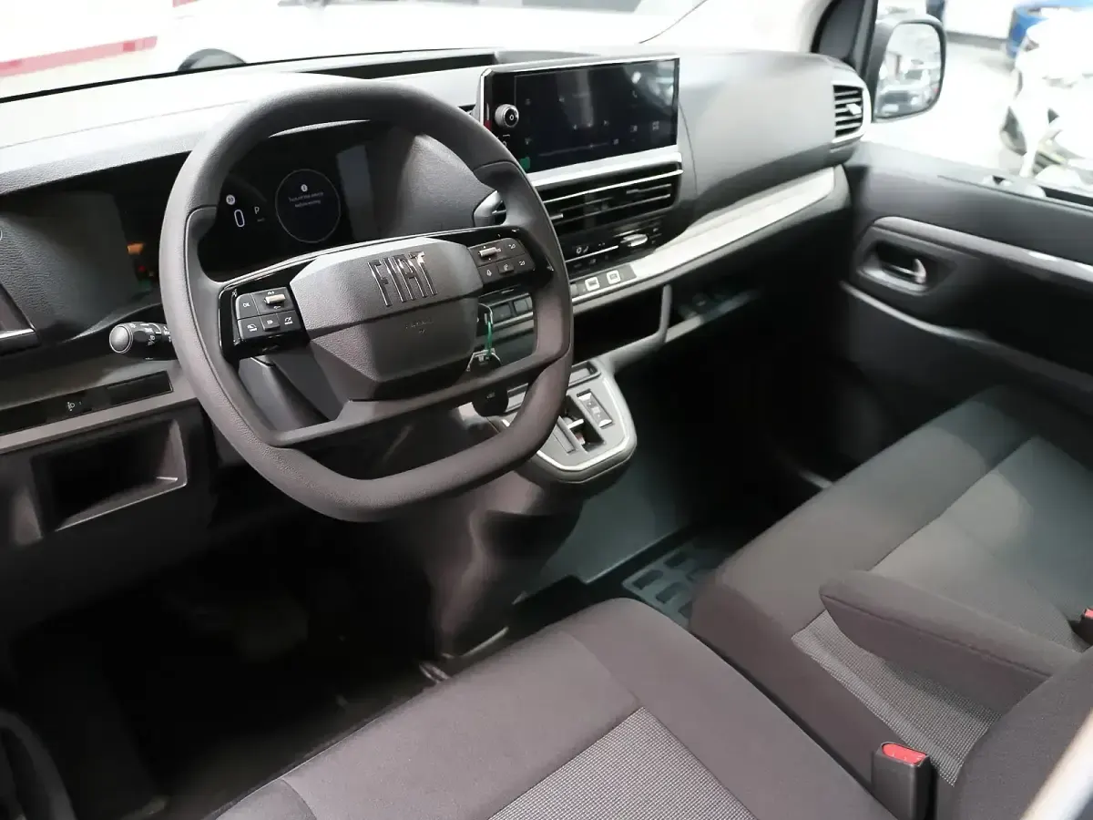 Usado Fiat E-Ulysse S 132 kW (180 CV) 2025 Negro Monovolumen