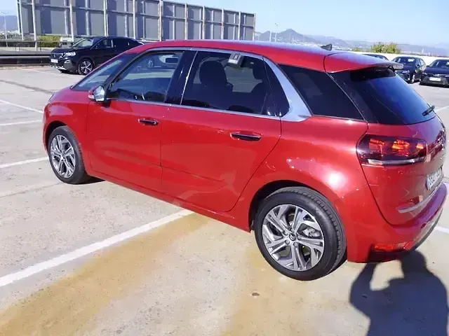 Usado Citroën C4 Feel 120 CV (88 kW) 2016 Rojo Monovolumen