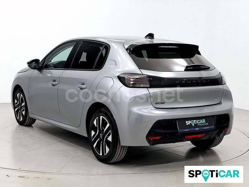 Usado Peugeot 208 Allure 102 CV (75 kW) 2024 Gris / plata Utilitario