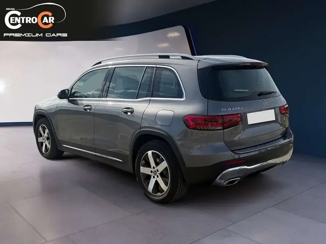 Usado Mercedes GLB220 190 CV (139 kW) 2022 Gris SUV