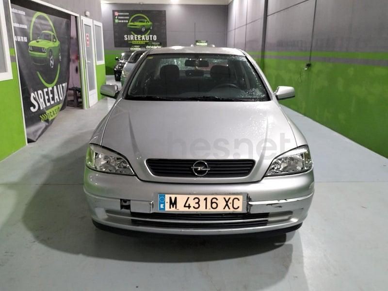 Usado Opel Astra Comfort 100 CV (73 kW) 1999 Gris / plata Berlina