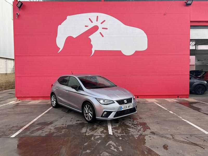 Gris Usado 2023 Seat Ibiza FR | 23.450 € (Caro) - Imagen 1/4
