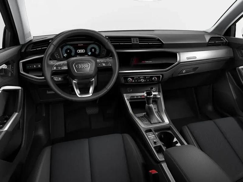 Begagnad Audi Q3 Advanced Plus 150 HK (110 kW) 2023 Vit SUV