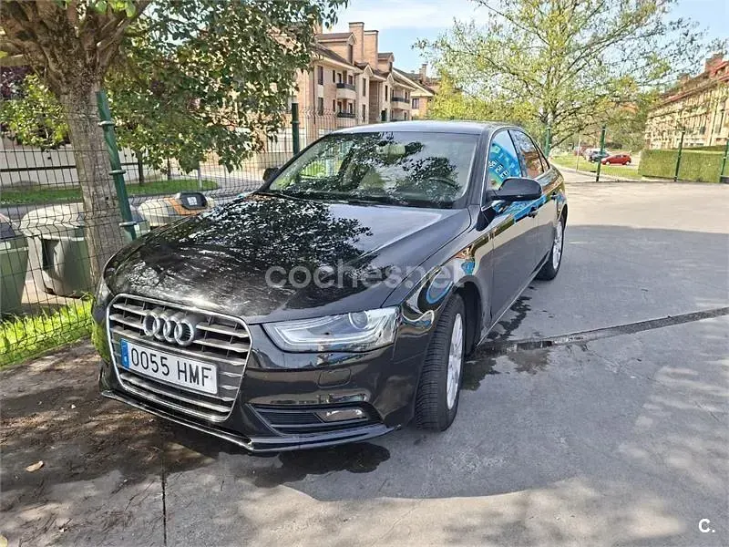 Usado Audi A4 143 CV (105 kW) 2012 Negro Berlina