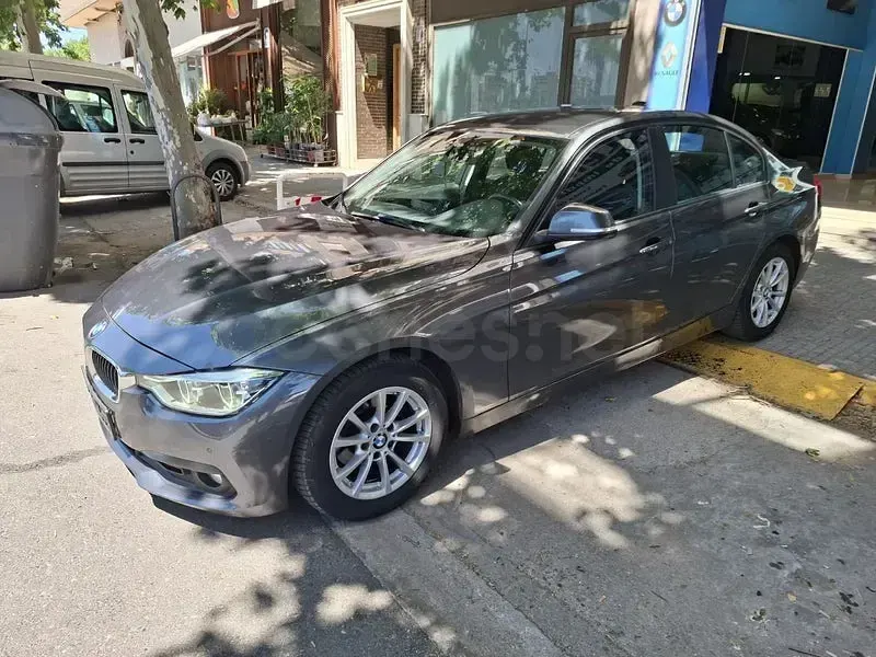 Usado BMW 320 Efficient Dynamics 190 CV (139 kW) 2018 Gris / plata Berlina