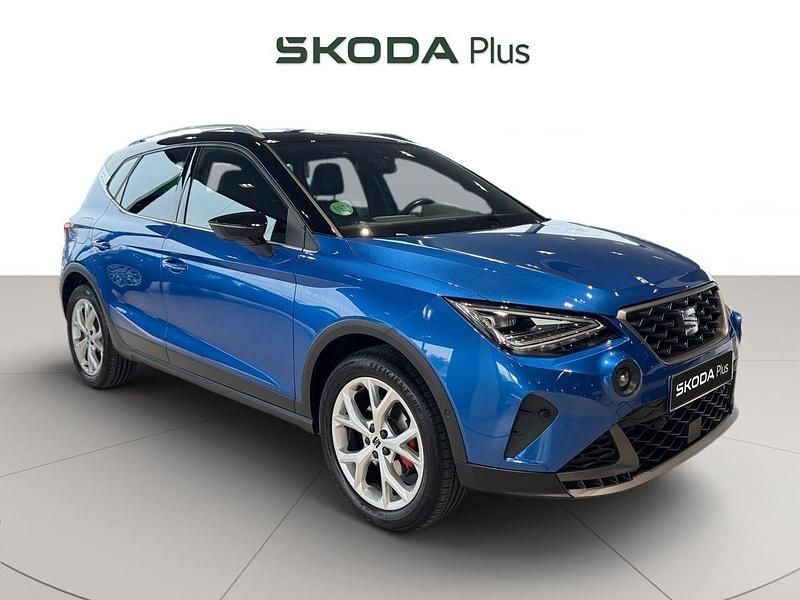 Azul Usado 2023 Seat Arona FR SUV | 22.490 € (Un poco caro) - Imagen 1/4
