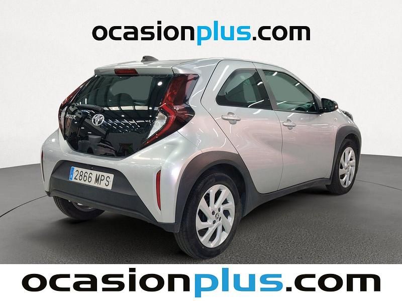 Usado Toyota Aygo X Play 72 CV (52 kW) 2024 Gris SUV