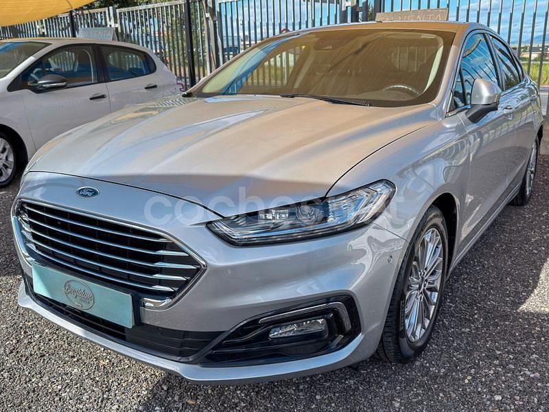 Gris / plata Usado 2020 Ford Mondeo Titanium Berlina | 18.890 € (Un poco caro) - Imagen 1/4