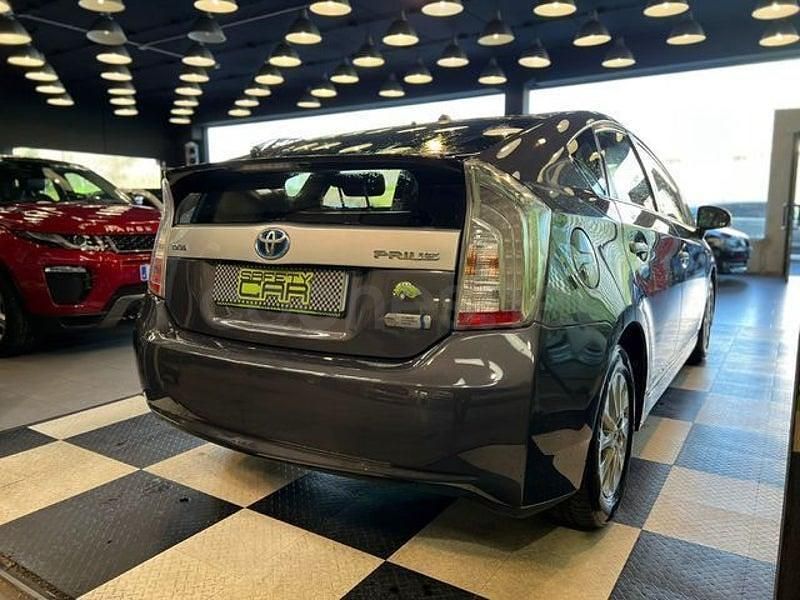 Usado Toyota Prius Advance 136 CV (100 kW) 2016 Gris / plata Berlina
