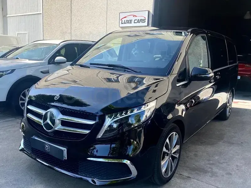 Usado Mercedes V300 Exclusive 239 CV (175 kW) 2023 Negro Monovolumen