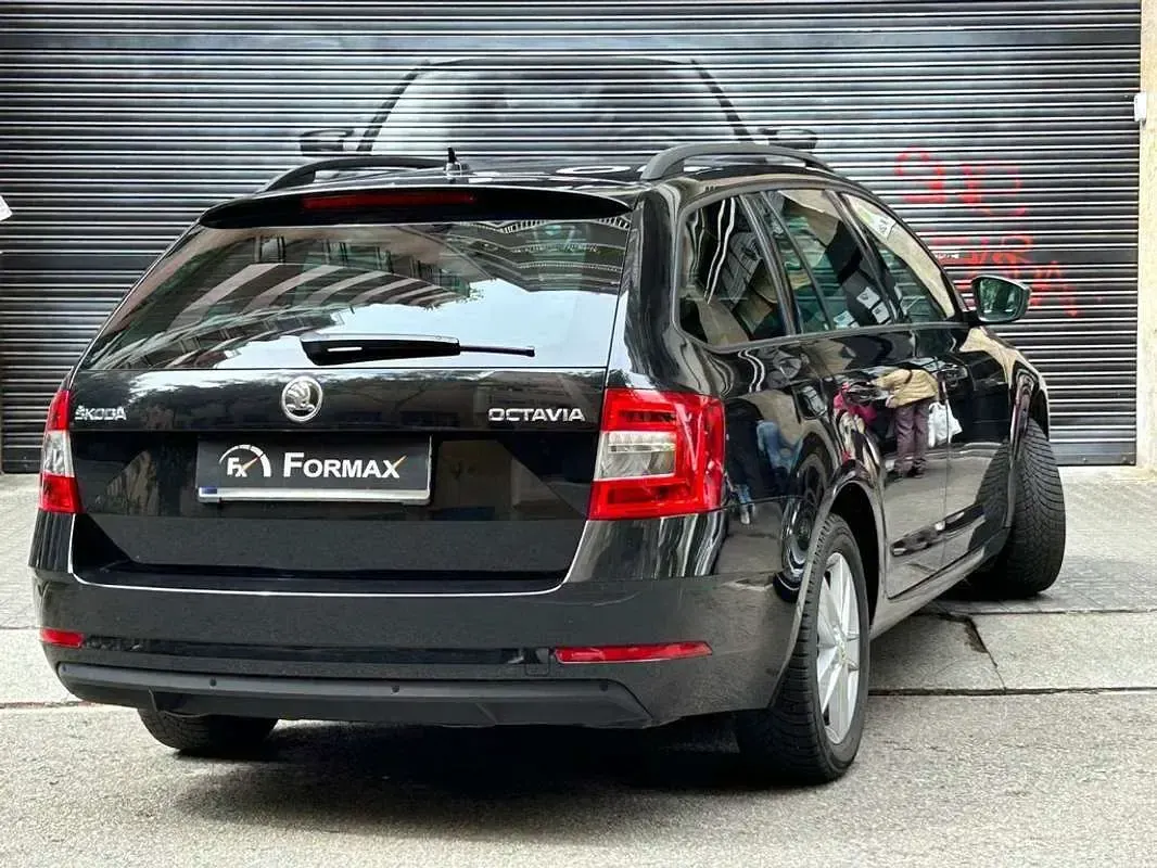 Usado Skoda Octavia Style 150 CV (110 kW) 2019 Negro Familiar