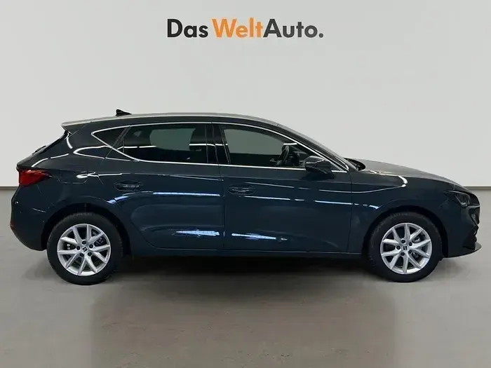 Usado Seat Leon Style 116 CV (85 kW) 2025 Azul Berlina