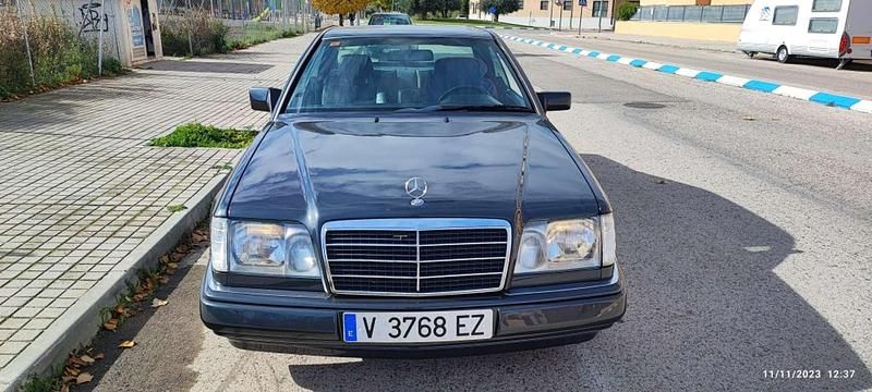 Usado Mercedes E320 219 CV (161 kW) 1995 Gris Coupe