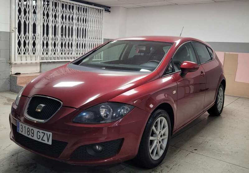 Granate Usado 2010 Seat Leon Style Berlina | 6700 € (Precio justo) - Imagen 1/4