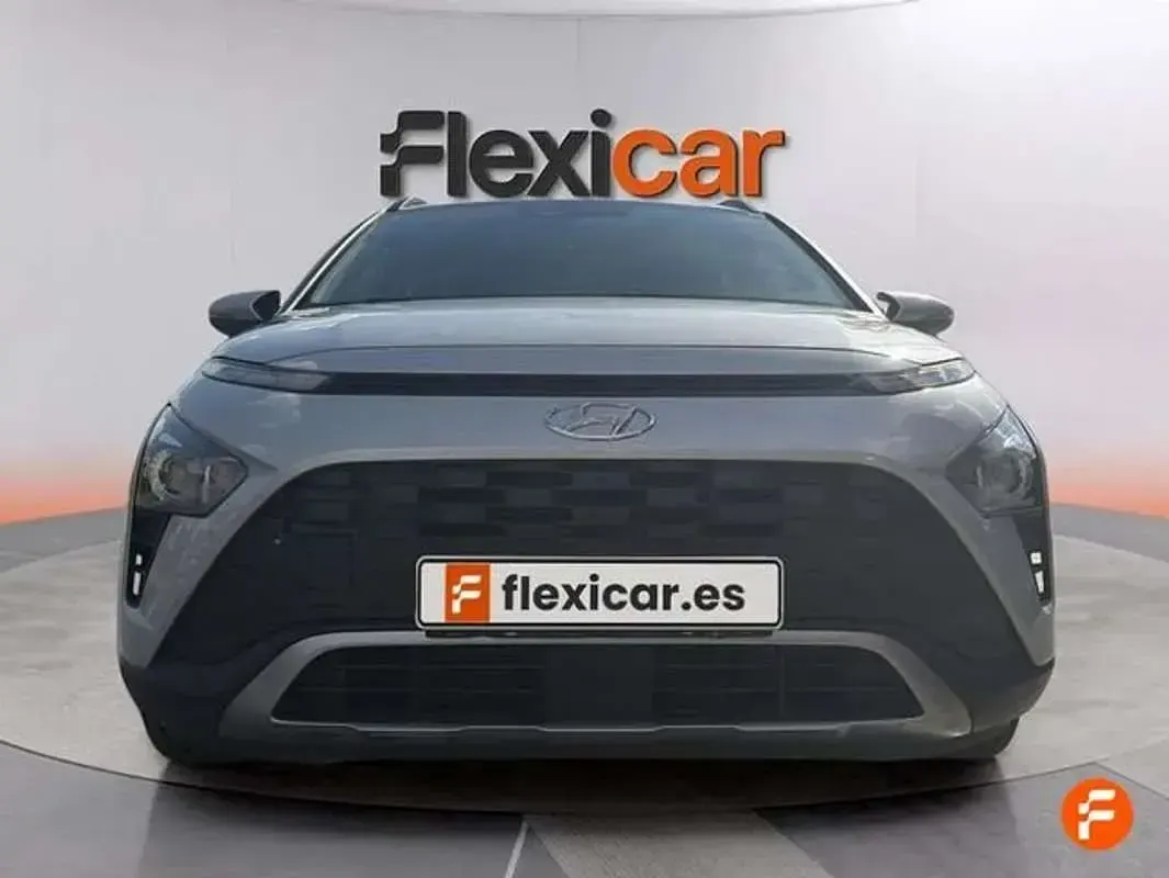 Usado Hyundai Bayon 101 CV (74 kW) 2023 Gris SUV