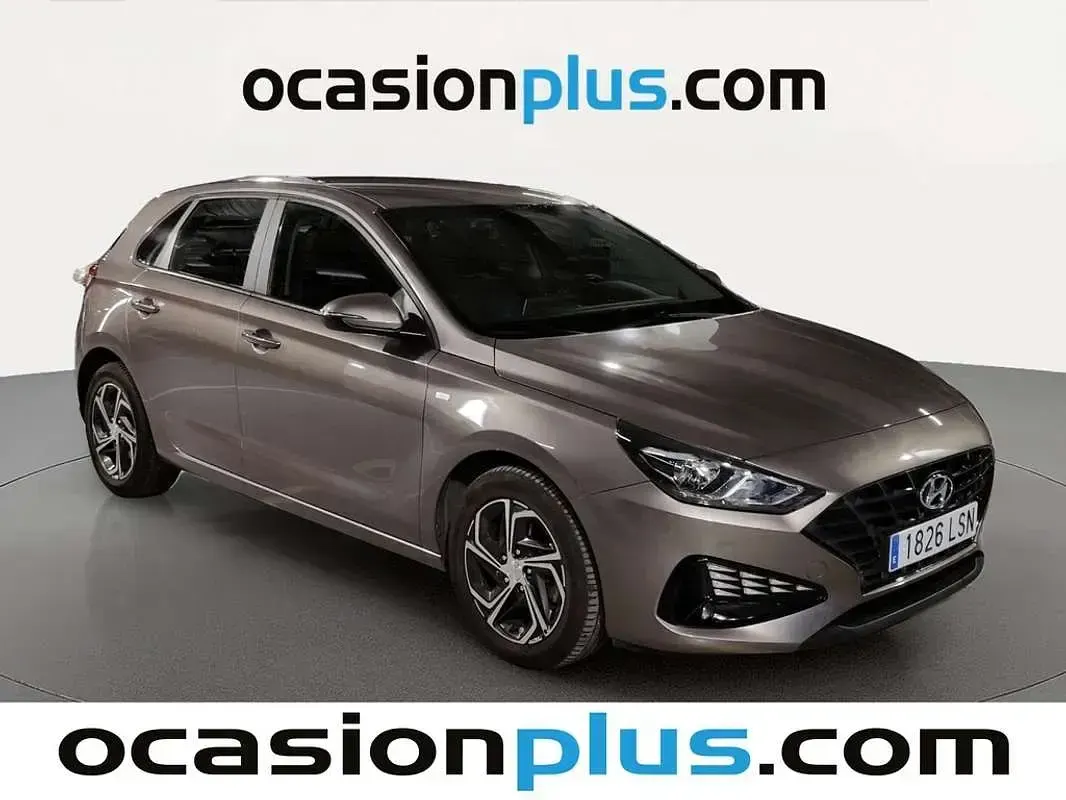 Usado Hyundai i30 120 CV (88 kW) 2021 Marrón Utilitario