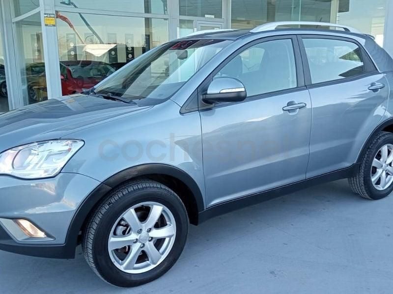Usado Ssangyong (KGM) Korando Limited 175 CV (128 kW) 2012 Azul SUV