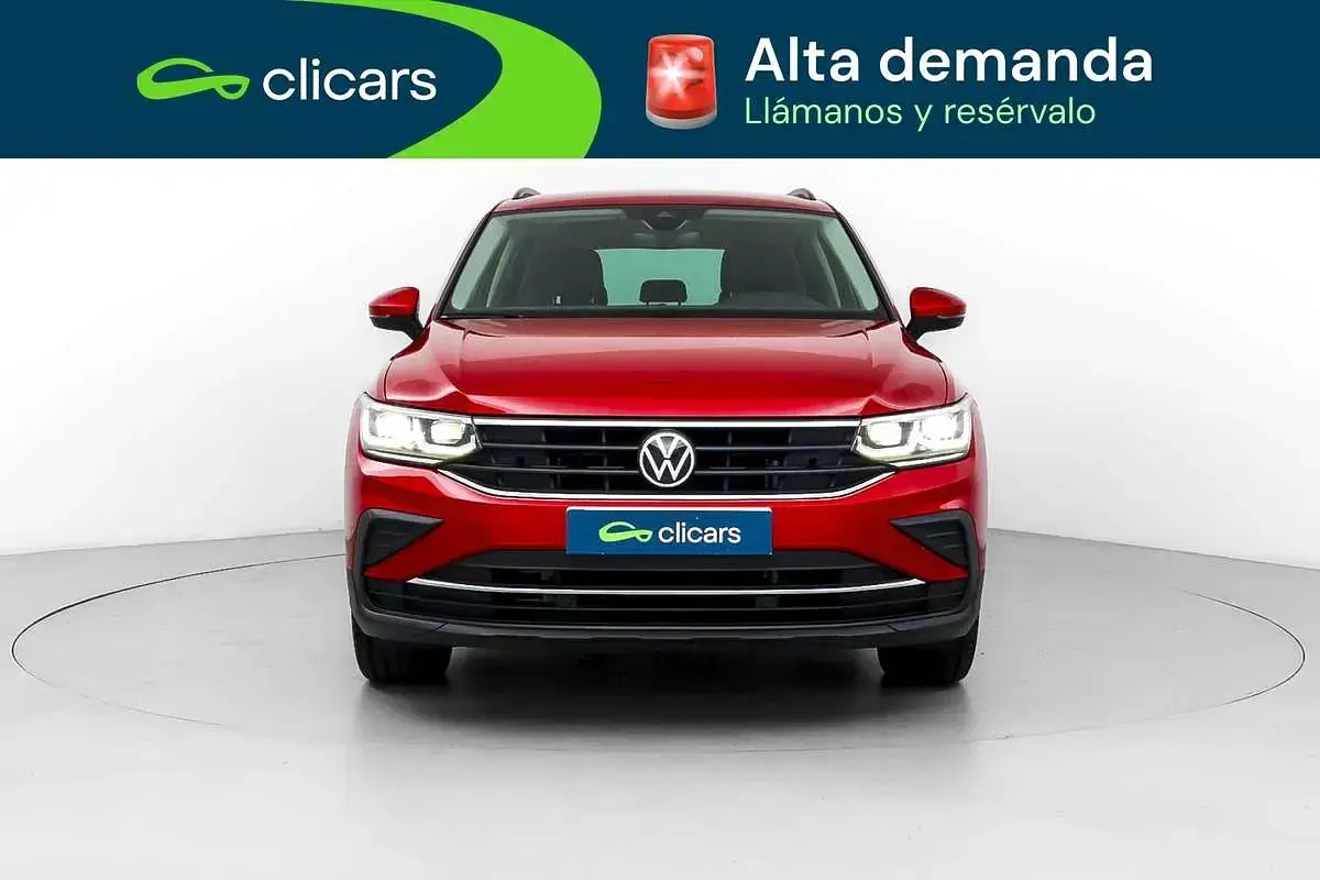 Usado VW Tiguan Life 150 CV (110 kW) 2023 Rojo SUV