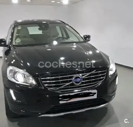 Usado Volvo XC60 Kinetic 136 CV (100 kW) 2015 Negro SUV